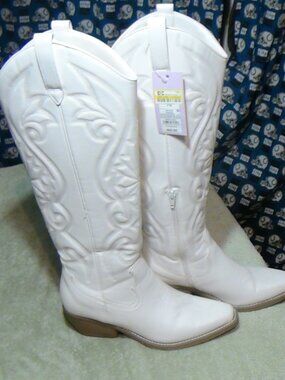 Wild Fable Kenzi Western Boots 16.5 Tall Memory Foam Insole Size 7.5 Ivory